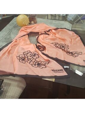 MOSCHINO LARGE WOMENS SILK PINK LONG SCARF NEW MADE IN ITALY